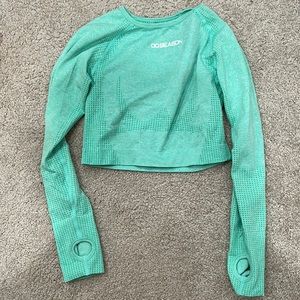 Go Season Crop long sleeve work out shirt